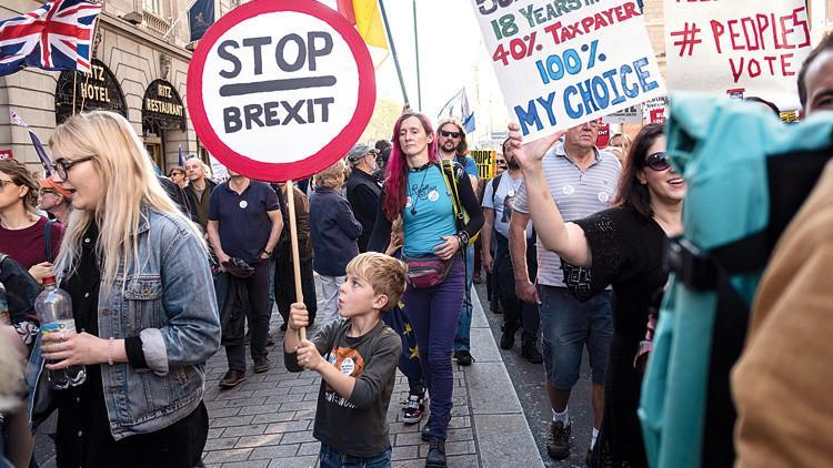 Brexit, Türkexit’e mi dönüşüyor? İngiltere'ye yerleşen 30 bin Türk endişeli