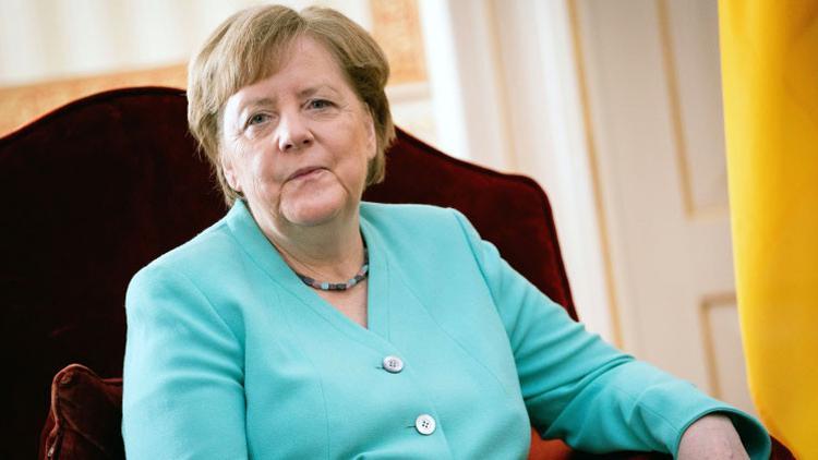 Krizi Merkel çözdü...