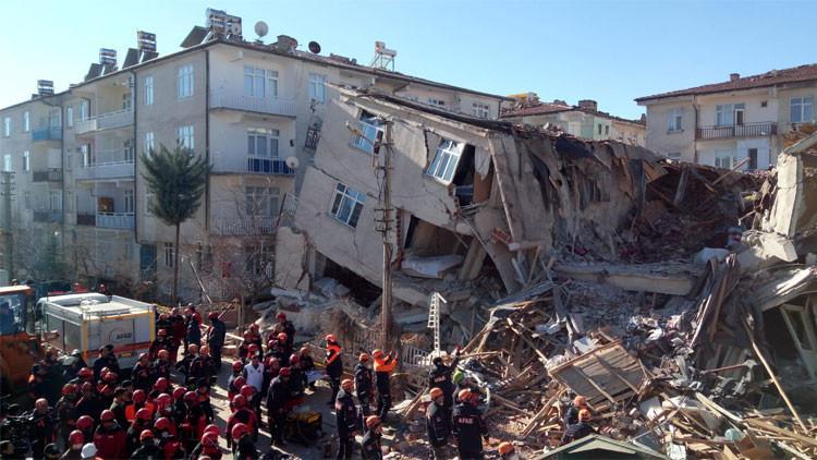 AFAD: Elazığ ve Malatya'ya 96 milyon 173 bin 557 lira toplandı