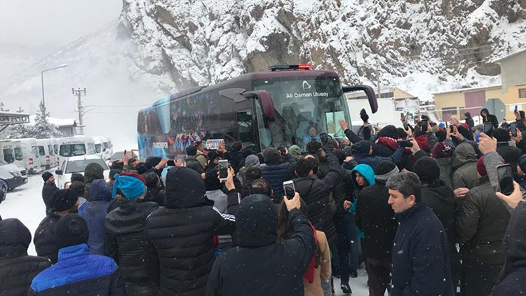 Trabzonspor'a Gümüşhane'de coşkulu karşılama
