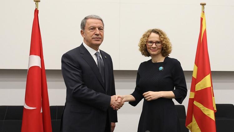 Bakan Akar, Kuzey Makedonya Savunma Bakanı Sekerinska ile görüştü