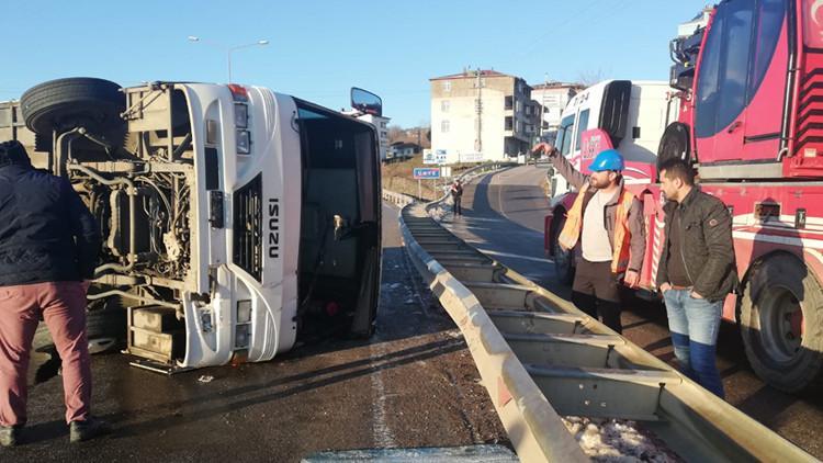Ordu'da işçi servis midibüsü devrildi... Yaralılar var