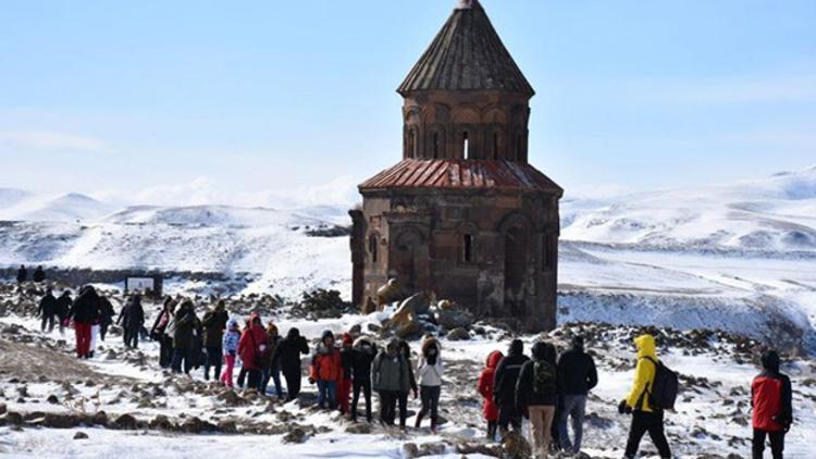 'Orta Çağ'ın hoşgörü kenti Ani' çetin kışta da ilgi görüyor