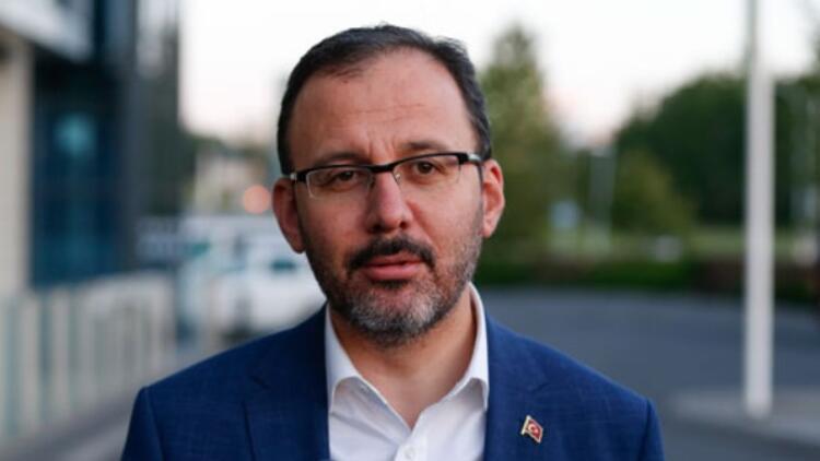 Bakan Muharrem Kasapoğlu'ndan milli güreşçilere tebrik