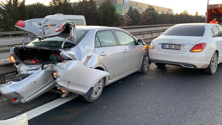 TEM Otoyolu'nda zincirleme kaza trafiğe neden oldu