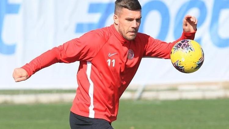 Lukas Podolski'den esktra mesai! İzin gününde...