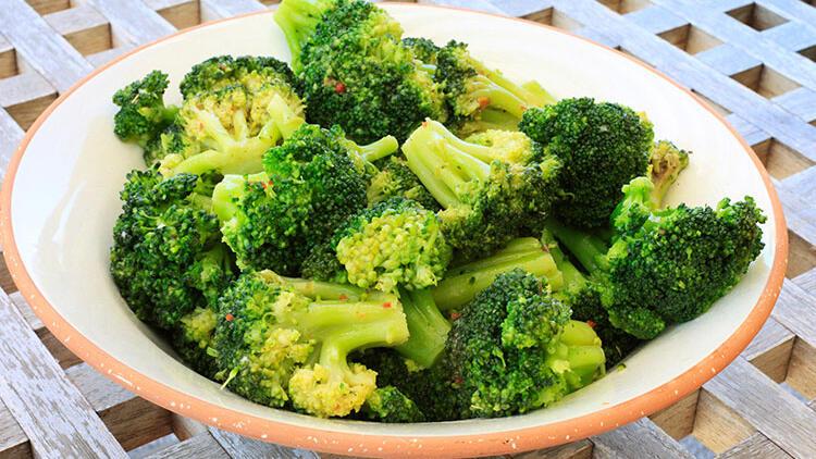 Brokoli Salatası Tarifi - Evde Limonlu Brokoli Salatası Nasıl Yapılır? Kolay ve Pratik Brokoli Salatası Yapımı ve Malzemeleri