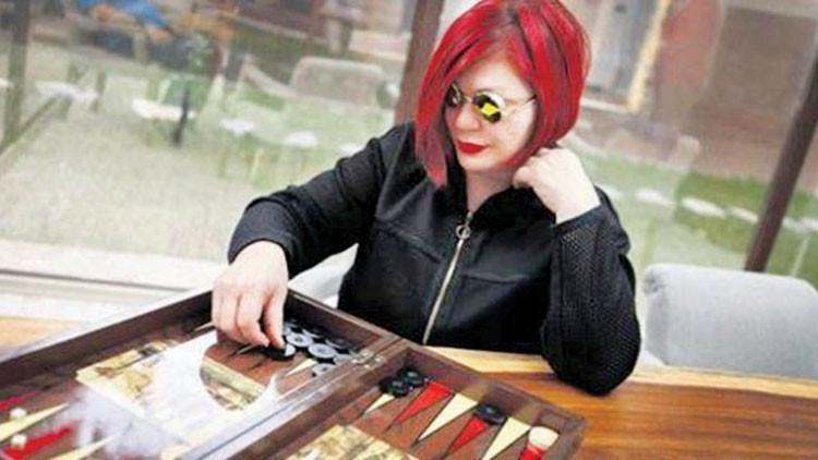 Emel Müftüoğlu "Yıllardır ayakkabıya, çantaya para vermedim"