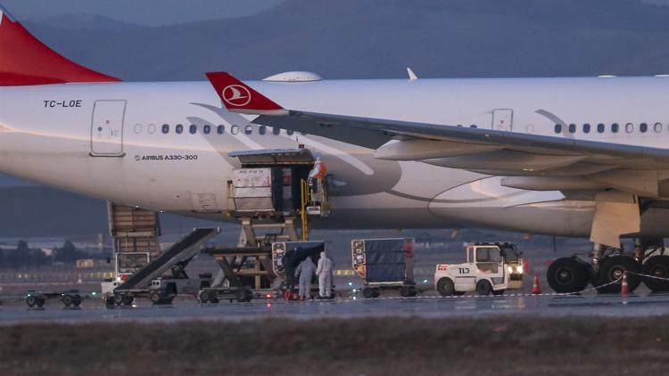 İran'dan Türk vatandaşlarını getiren uçağın dezenfekte işlemi tamamlandı