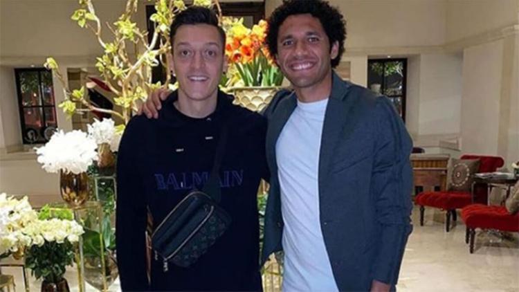Elneny'den Mesut Özil açıklaması: Fenerbahçe marşları söyleyerek beni kızdırıyor