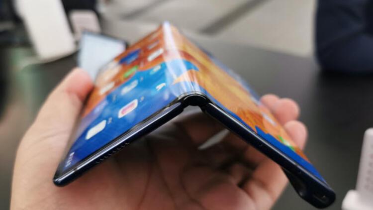 Huawei Mate Xs: İşte Çinlilerin yeni katlanabilir telefonu - Teknoloji  Haberleri