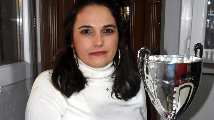 İzmir futboluna kadın başkan! İki çocuk annesi Selma Kazanç kulüp başkanı oldu