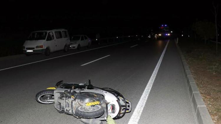 Motosikletli gençler kaza yaptı: 1 ölü, 1 yaralı