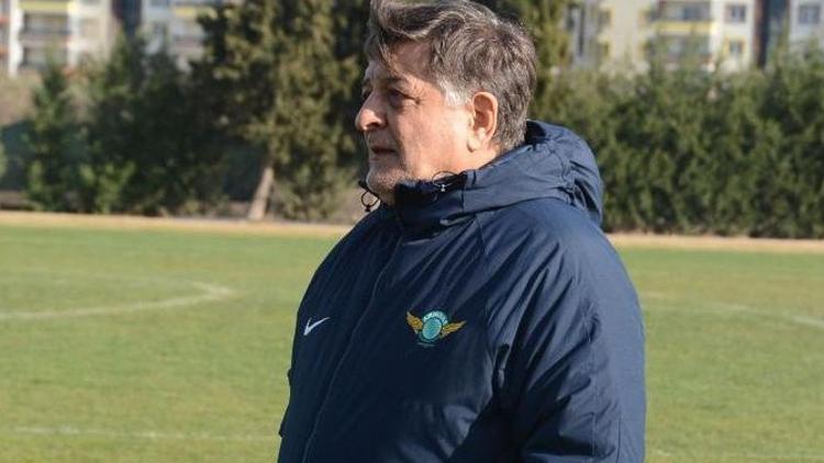 Yılmaz Vural, Akhisarspor'u yarışta tuttu!