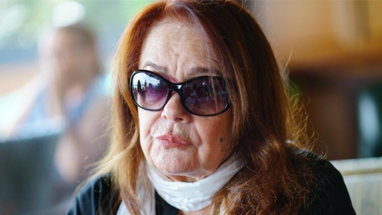 Müslüm Gürses'in eşi Muhterem Nur'dan haber var