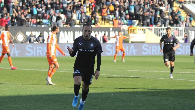 'Kral' atıyor, Altay kazanıyor
