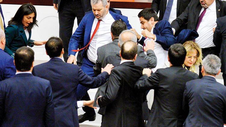 Özkoç konuştu, Meclis karıştı! CHP'li Engin Özkoç'a Cumhurbaşkanı'na hakaretten soruşturma