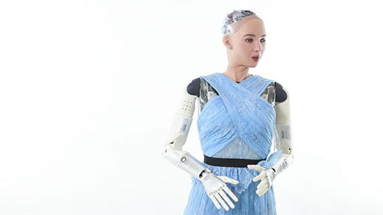 Robot Sophia Türkiye'ye geliyor