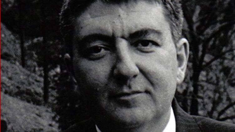 Ve şiiri yaz yağmurunda bir şair gibi mutlu...