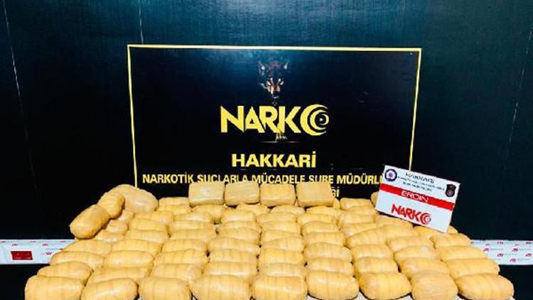Yüksekova'da baskın yapılan evde 44 kilo eroin bulundu