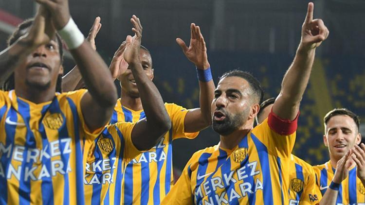 MKE Ankaragücü'nde Sedat Ağçay ameliyat edildi