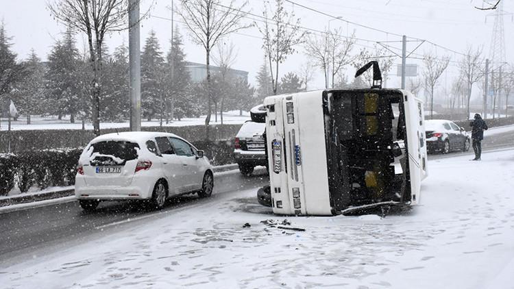 Kayseri'de işçi servisi devrildi: 21 yaralı