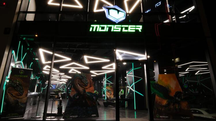 Monster Notebook, tüm mağazalarını geçici süreyle kapatıyor