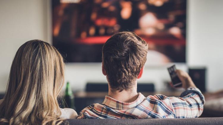 Koronavirüs herkesi eve kapattı, filmler erkenden internete düşüyor