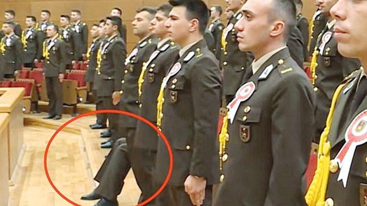 Son dakika haberi: Çok konuşulan 'ayağa kalkmama' görüntüleri ile ilgili cevap geldi