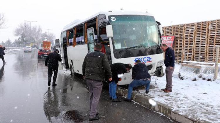 Kayseri'de  6 aracın karıştığı zincirleme kaza: 18 yaralı  