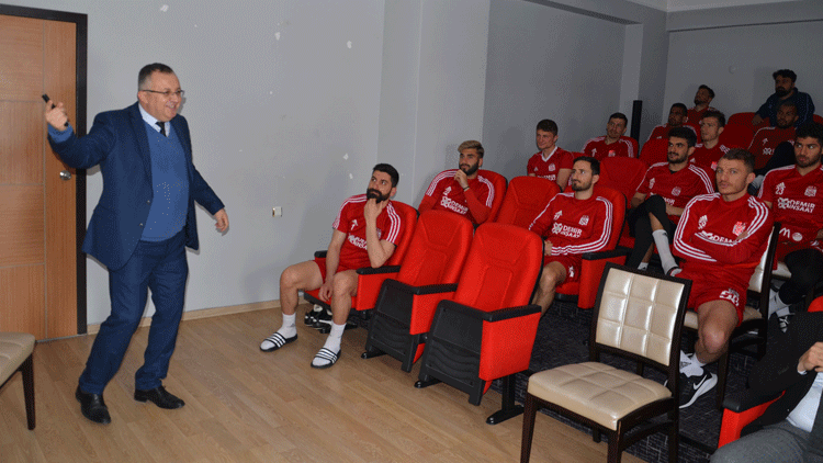 Sivasspor'da Corona virüs bilgilendirmesi