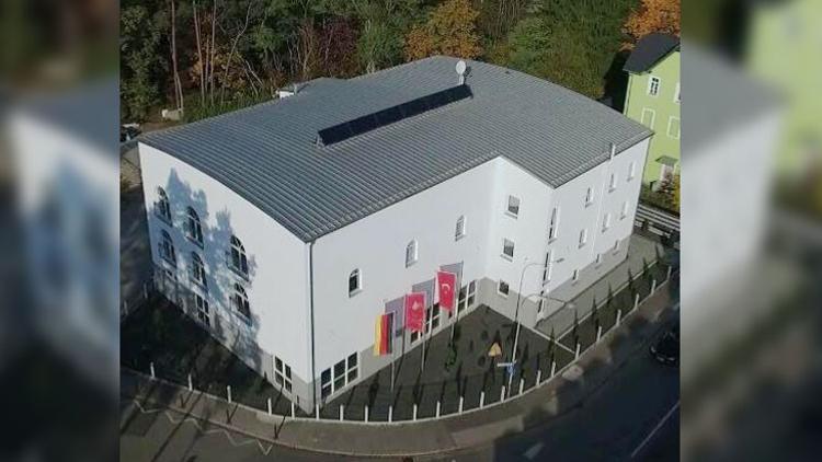 Camiye mermili tehdit mektubunu gönderen bir kadınmış!