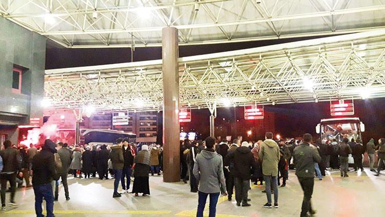Toplu uğurlamaya bakanlık engeli