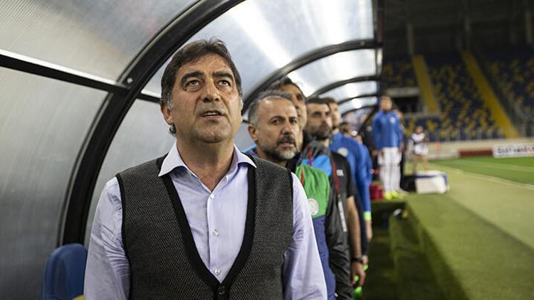 Çaykur Rizespor Teknik Direktörü Ünal Karaman'dan "evde kal" çağrısı