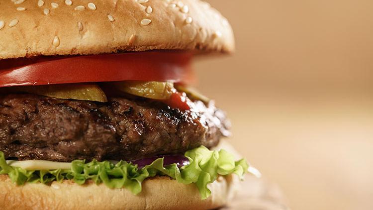 Restoranlarda yediğinizden çok daha nefis olacak bir gurme burgere ne dersiniz?