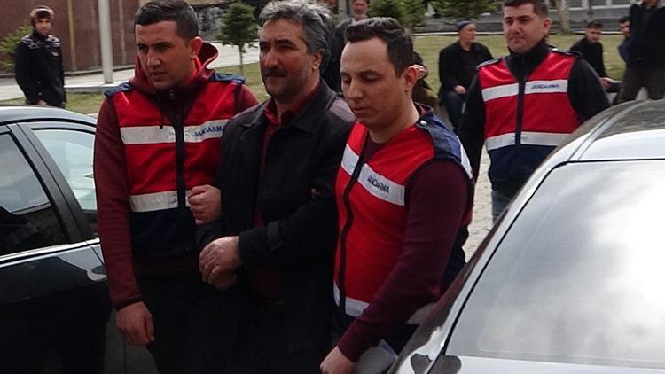 Evindeki gizli bölümde saklanıyordu! 20 yıl sonra yakalandı