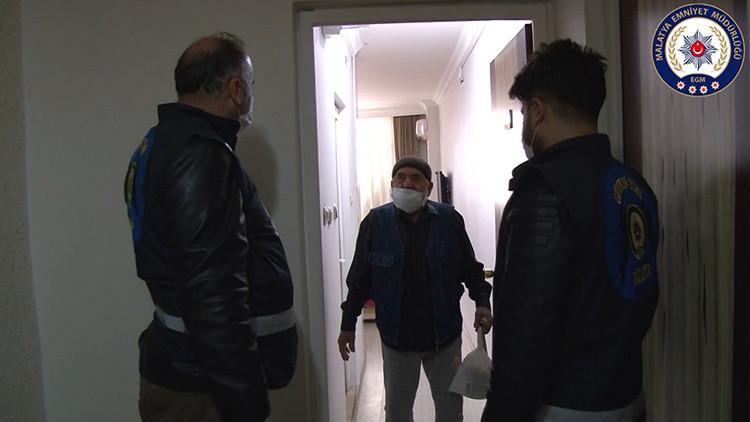 Polis, 65 yaş ve üstü vatandaşların ihtiyaçlarını evlerine teslim ediyor