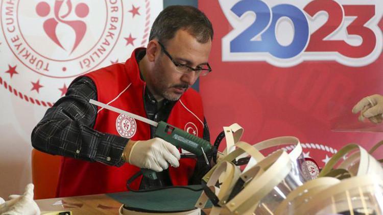 Gençler sağlık için el ele! Bakan Kasapoğlu çalışmalara katıldı