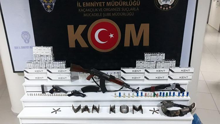 Van'da iki evde silah ele geçirildi