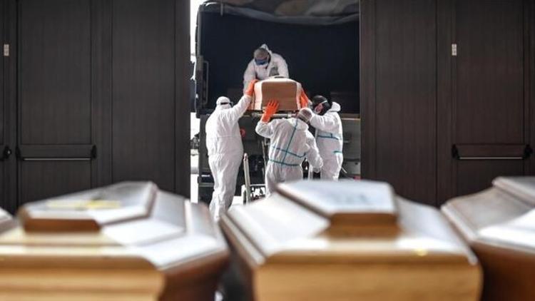 Son dakika haberi: İtalya'da corona virüsten ölenlerin sayısı 10 bin 779'a yükseldi