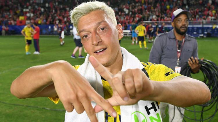 Arsenalli eski isim, Mesut Özil'i eleştirdi