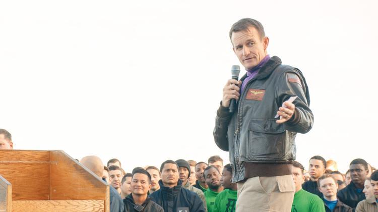 Korona alarmı veren komutan görevden alındı