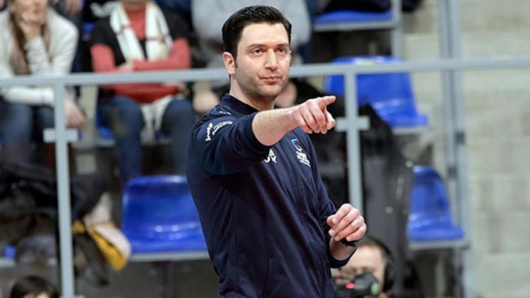 Ferhat Akbaş, Polonya'da yılın en başarılı başantrenörü seçildi