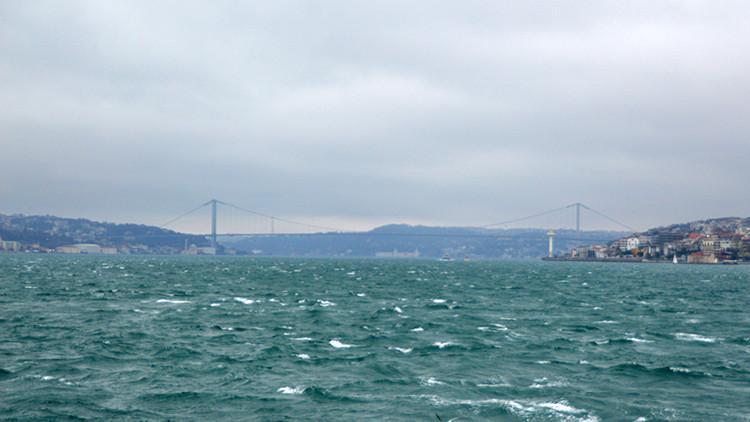 İstanbul için dün 'turuncu' alarm verilmişti! Ağaç devrildi, şiddetli rüzgar var