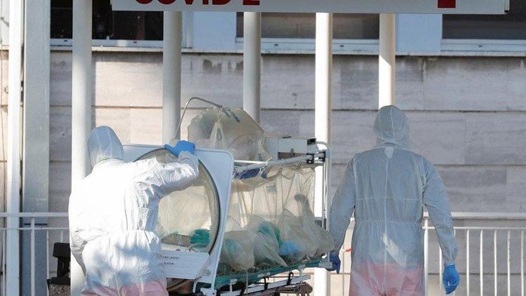 Son dakika haberi: İtalya'da corona virüsten can kaybı 15 bin 887'ye yükseldi