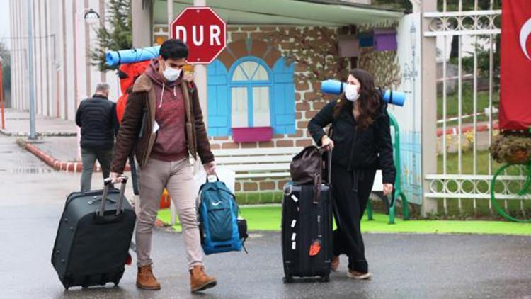 Sakarya'daki yurtlarda karantina süresi bitenler, evlerine gönderiliyor