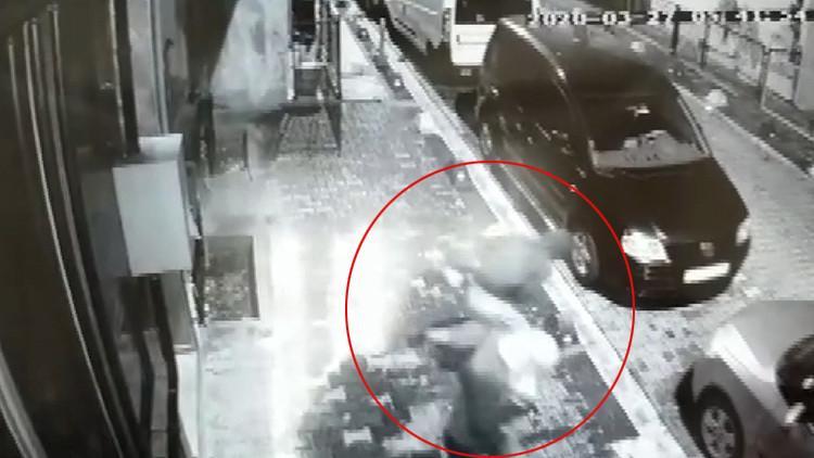 Sesi duyunca peş peşe böyle atladılar