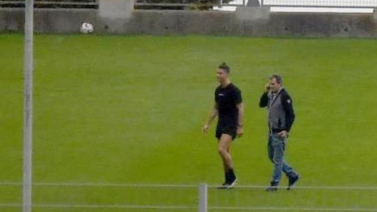 Ne yaptın Cristiano Ronaldo! Corona virüs karantinasını yine dinlemedi