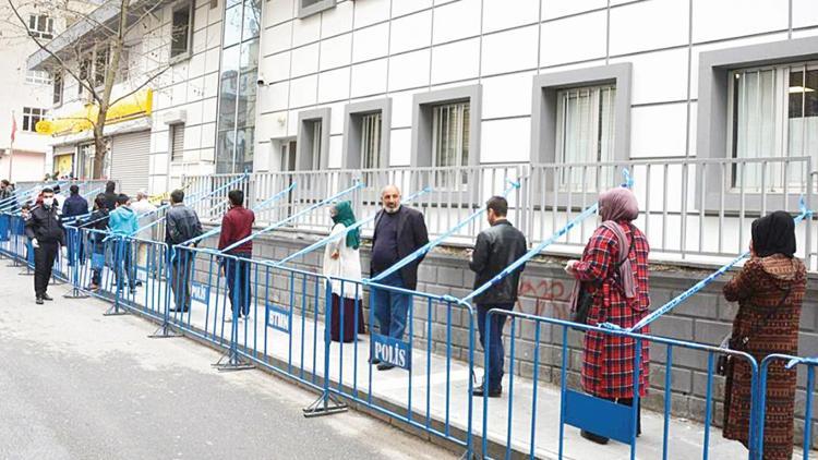 ‘Sosyal mesafe’ marka oluyor