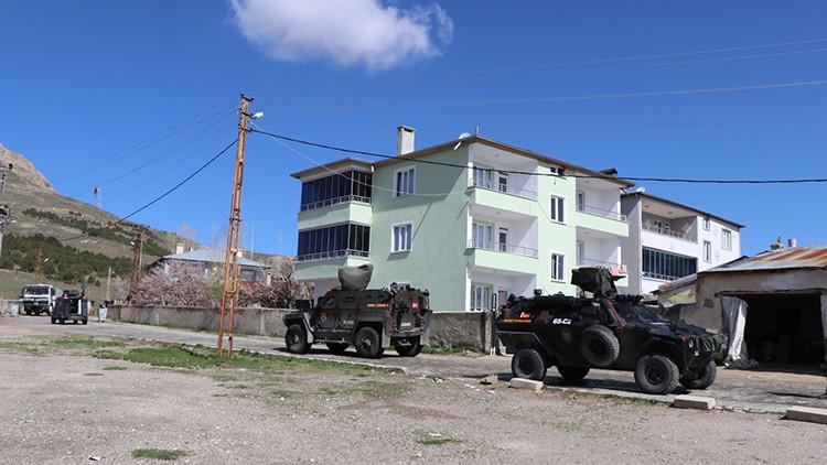 Van'da, bir çift koronavirüse yakalandı, 2 sokak karantinaya alındı
